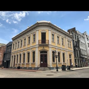 Meet your Posher, Iz